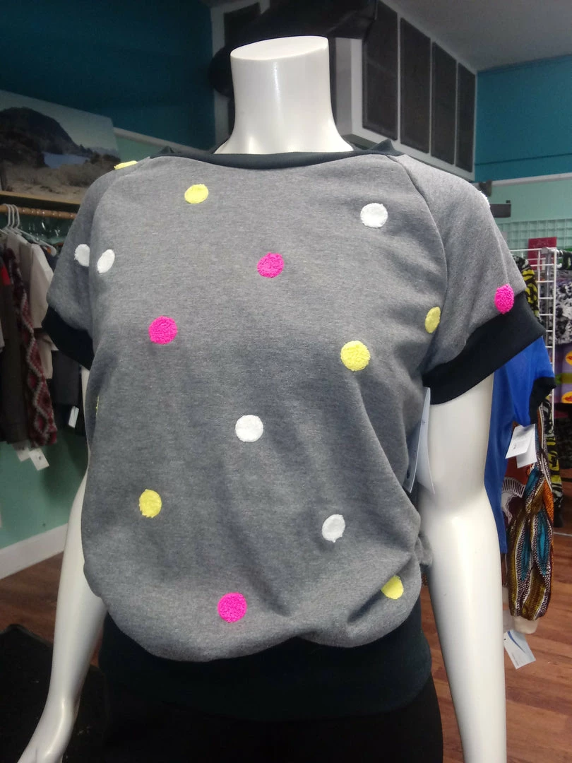 Tidal Cool Tops And Ponchos Raglan Pullover In Grey Polka Dot Knit