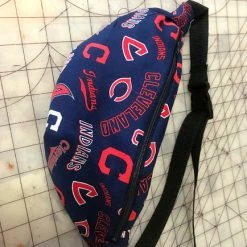 Tidal Cool Cleveland Indians Hip Bag With Logos In Navy And Red