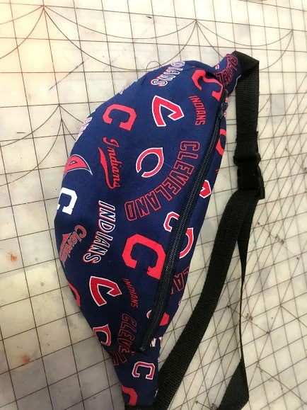 Tidal Cool Cleveland Indians Hip Bag With Logos In Navy And Red