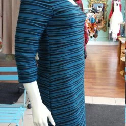 Tidal Cool Dresses Lightweight Three-Quarter Sleeve Scoop Neck Dress